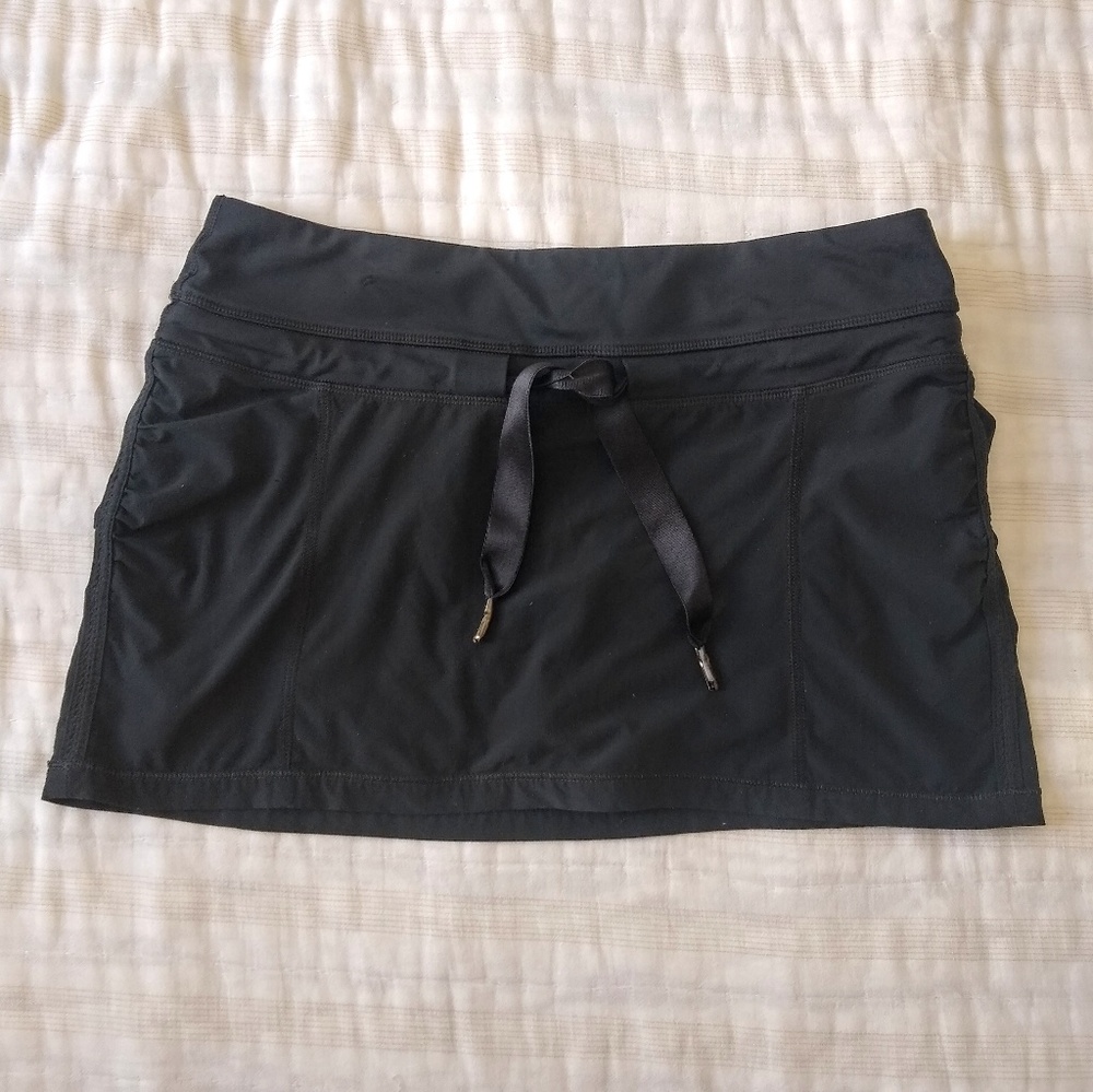 Lululemon black run energy skort size 4